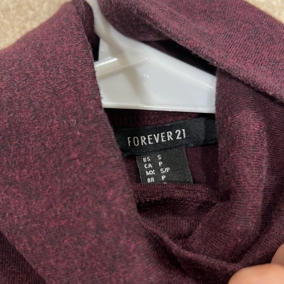 Forever 21 burgundy turtleneck - Picture 2 of 3